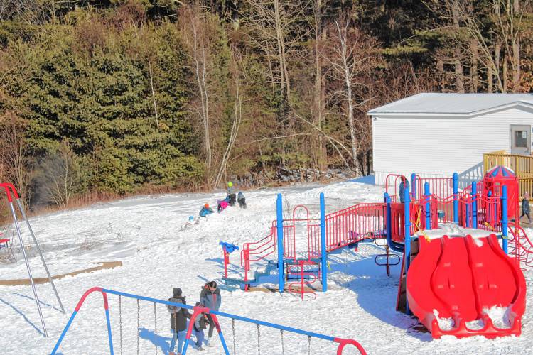 Epsom students, staff, and parents were engaged in the 2025 edition of the month long mini-course program during January, a time-honored tradition. Activities ranged from winter adventures and rock climbing to the baby sitting club and playdough party.