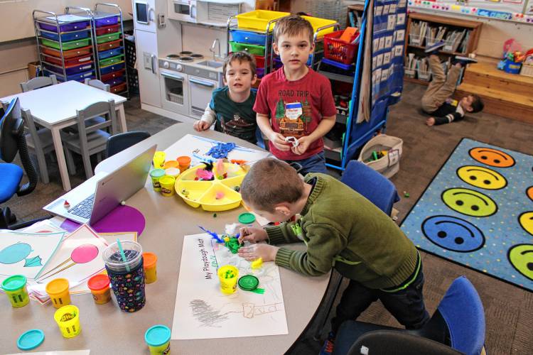 Epsom students, staff, and parents were engaged in the 2025 edition of the month long mini-course program during January, a time-honored tradition. Activities ranged from winter adventures and rock climbing to the baby sitting club and playdough party.