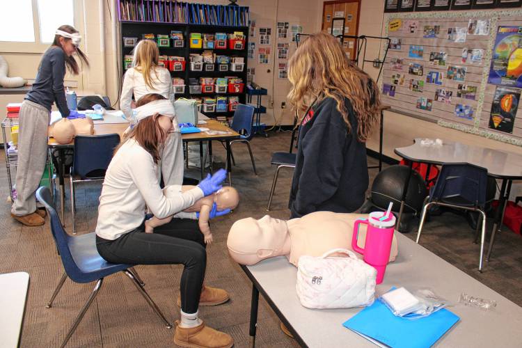 Epsom students, staff, and parents were engaged in the 2025 edition of the month long mini-course program during January, a time-honored tradition. Activities ranged from winter adventures and rock climbing to the baby sitting club and playdough party.
