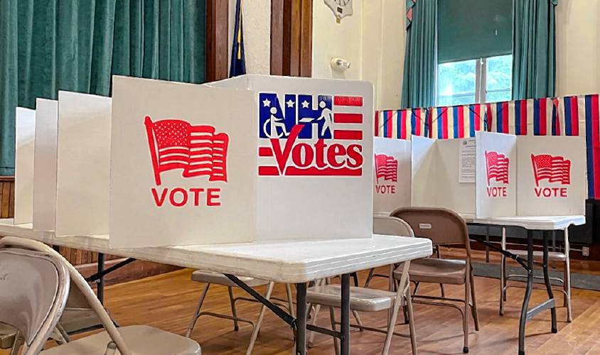 Voting stations in the Warner Town Hall on Tuesday, Sept. 13, 2022. Voting stations in the Warner Town Hall on Tuesday, Sept. 13, 2022.