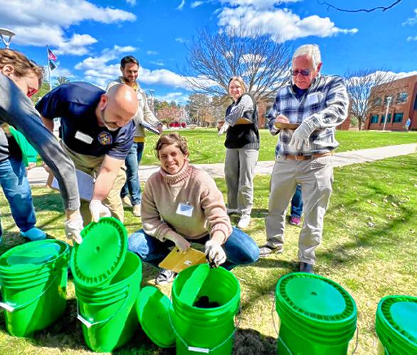 Composting 101: Participants at recent NRRA food waste diversion workshop. Composting 101: Participants at recent NRRA food waste diversion workshop.