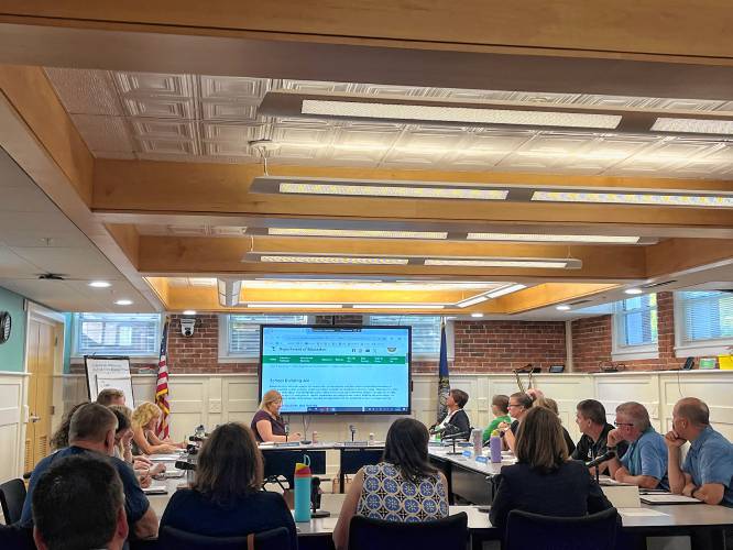 The Concord School Board discusses building aid for a new middle school adjacent to Broken Ground elementary at a meeting Monday night. The Concord School Board discusses building aid for a new middle school adjacent to Broken Ground elementary at a meeting Monday night.