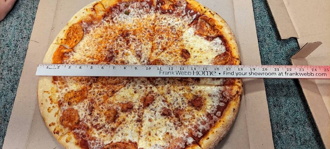 Market Basket, the popular supermarket chain advertises 19-inch pizzas that it serves in 18-inch boxes. The Concord Monitor got out the ruler. 