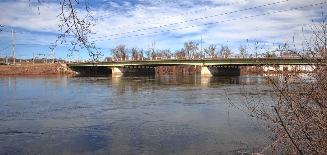 The Loudon Road bridge spans the Merrimack River from the end of Fort Eddy Road toward the Everett Arena.