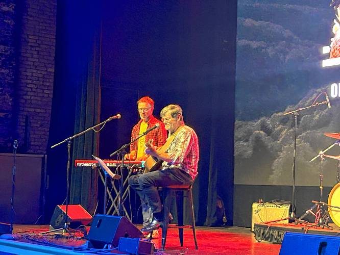 Music Jam at Bank of New Hampshire stage.