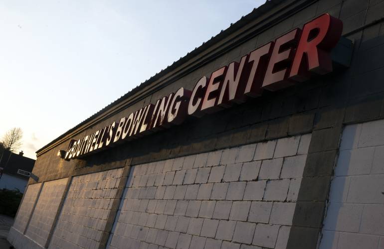 Twenty-four teams from the Northeast and Canada will be coming to Boutwell’s Bowling Center in Concord this weekend for a mixed world tournament.