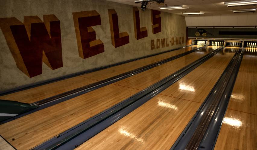 Twenty-four teams from the Northeast and Canada will be coming to Boutwell’s Bowling Center in Concord this weekend for a mixed world tournament.