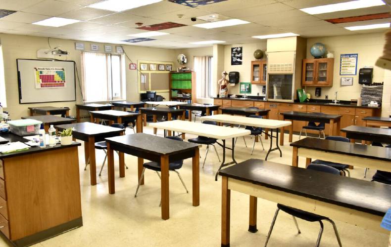 House Bill 1586 proposes allocating state money to send to schools based on the goal of boosting the school’s academic performance. House Bill 1586 proposes allocating state money to send to schools based on the goal of boosting the school’s academic performance.