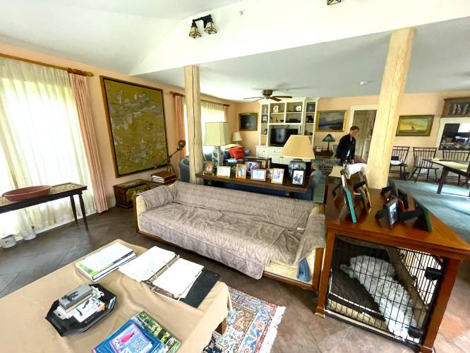 The living area in the main room at Sue Chollet’s Nubanusit home. 