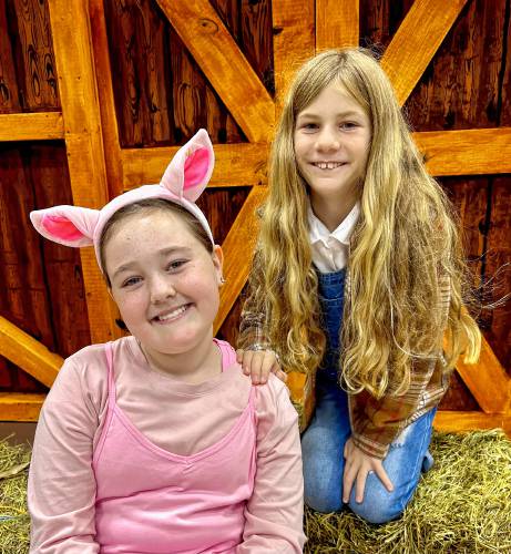 Wilbur (Zoey Jordan) and Fern (Hazel Curren) to perform as part of Charlotte’s Web on Oct. 18 and Oct. 19 by The Children’s Theatre Project.