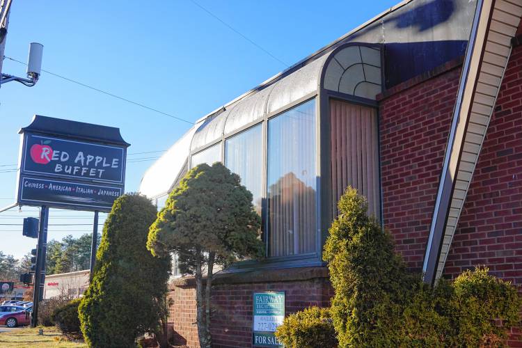 The former Red Apple Buffet restaurant on Loudon Road in Concord sits vacant and for sale. 
