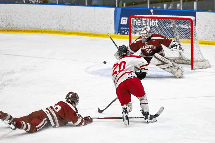 Senior forward Trevor Craigue sealed the game for the Crimson Tide with a goal late in the third period to wrap up the 3-1 victory over Hanover.